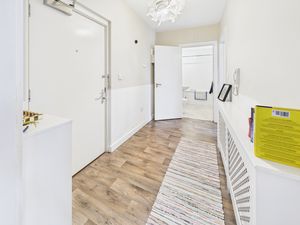 HALLWAY- click for photo gallery